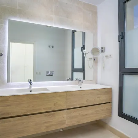 Theedgebythesea Fabulous Penthouse With Seaviews